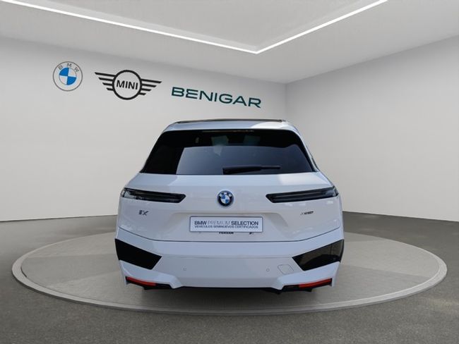 BMW iX xdrive40 240 kw (326 cv)