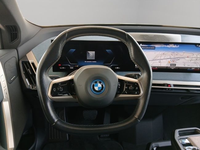 BMW iX xdrive40 240 kw (326 cv)