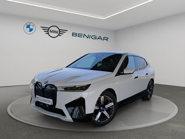 BMW iX xdrive40 240 kw (326 cv)