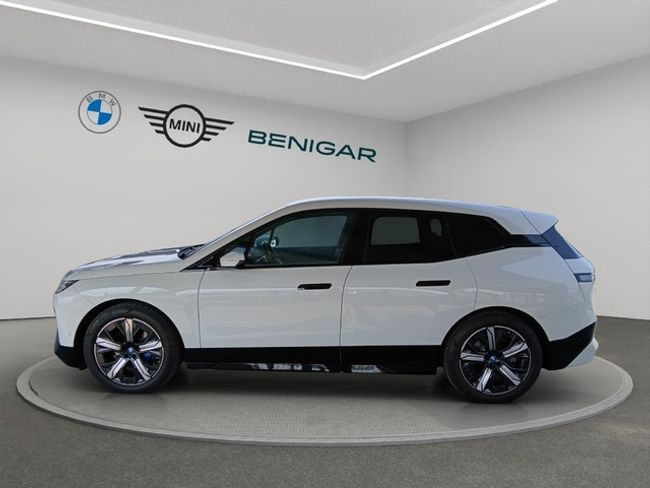 BMW iX xdrive40 240 kw (326 cv)