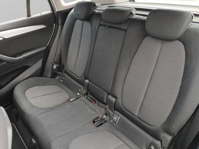 BMW X1 sdrive18d business 110 kw (150 cv)