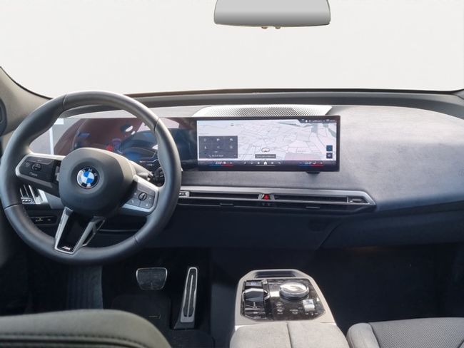 BMW iX xdrive45 300 kw (408 cv)