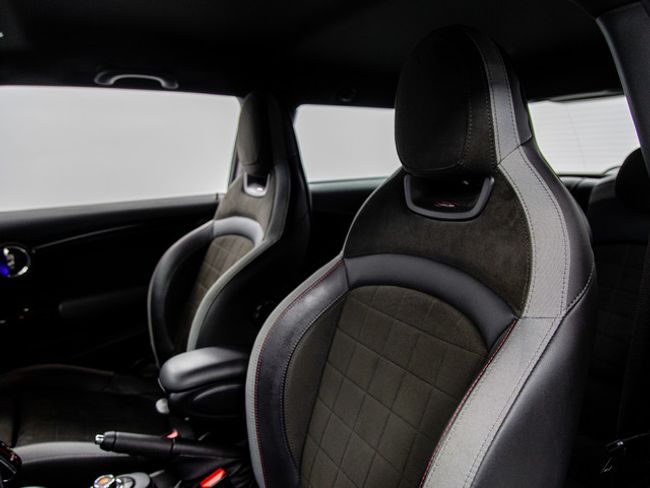 MINI Cooper john  works 170 kw (231 cv)