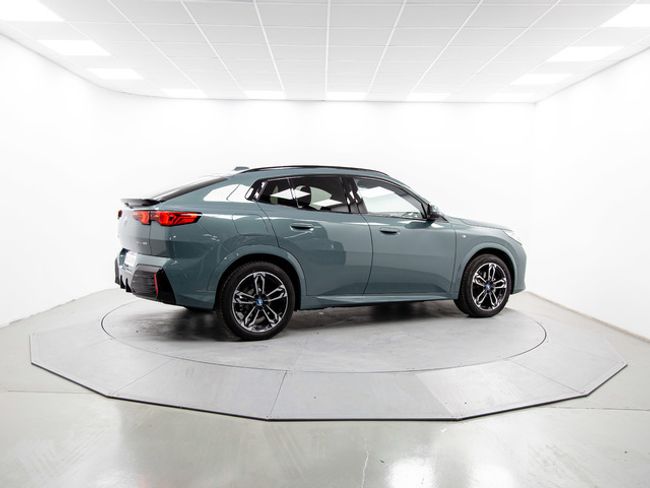BMW iX2 edrive20 150 kw (204 cv)