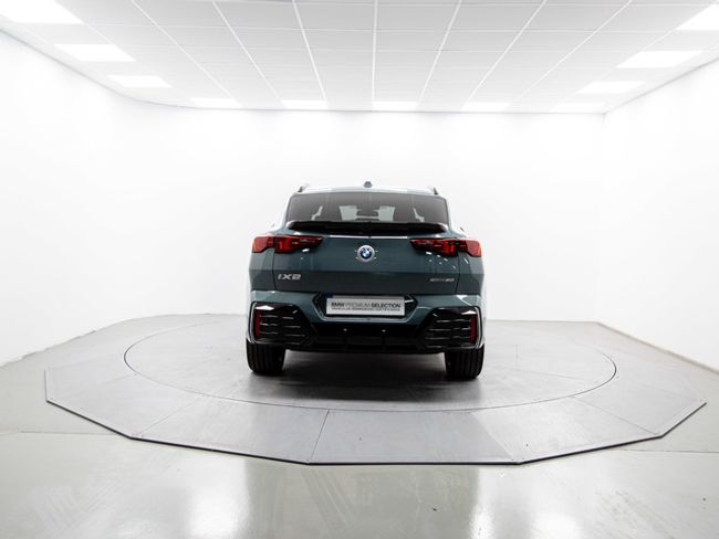 BMW iX2 edrive20 150 kw (204 cv)