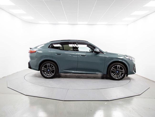 BMW iX2 edrive20 150 kw (204 cv)