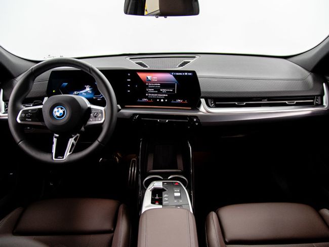 BMW iX2 edrive20 150 kw (204 cv)