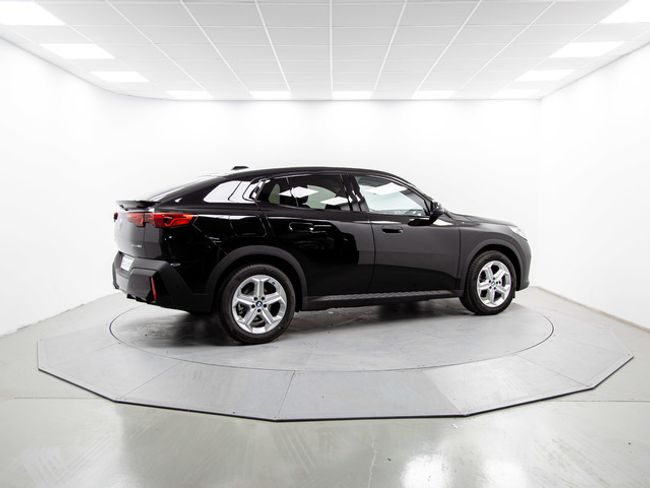 BMW iX2 edrive20 150 kw (204 cv)