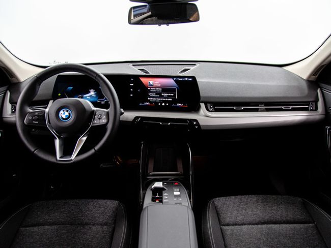 BMW iX2 edrive20 150 kw (204 cv)