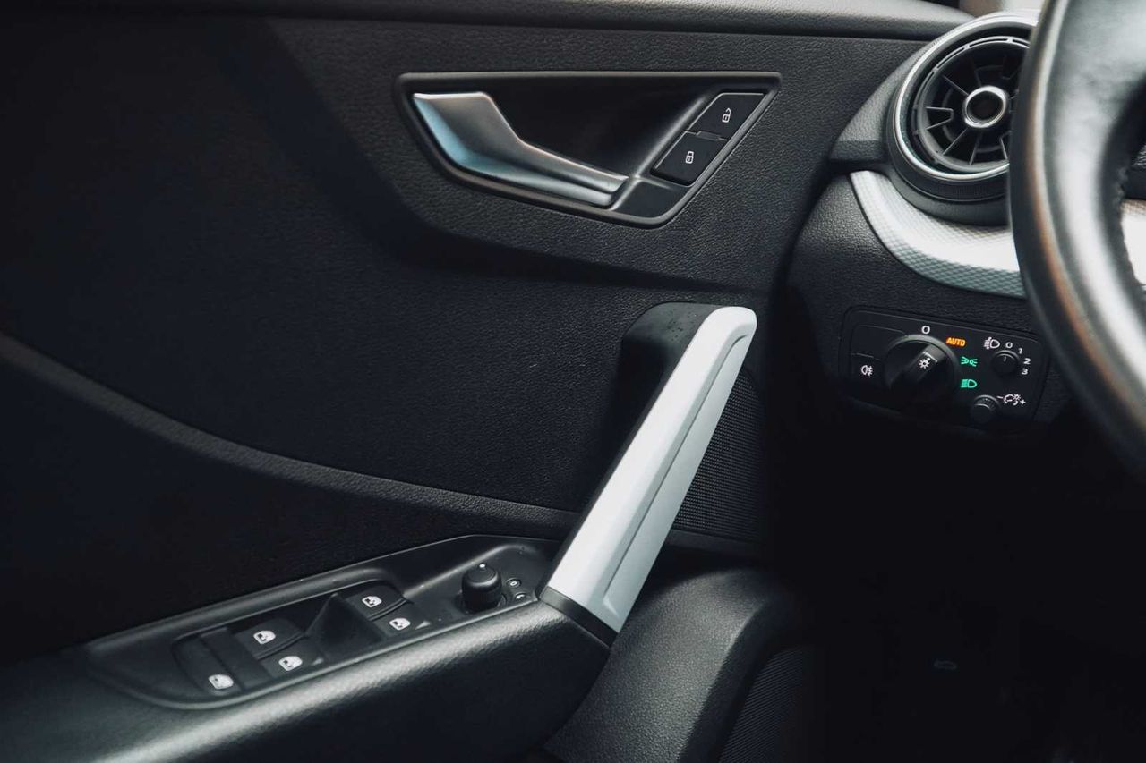 Audi Q2 1.5 tfsi 35 tfsi design  - Foto 21