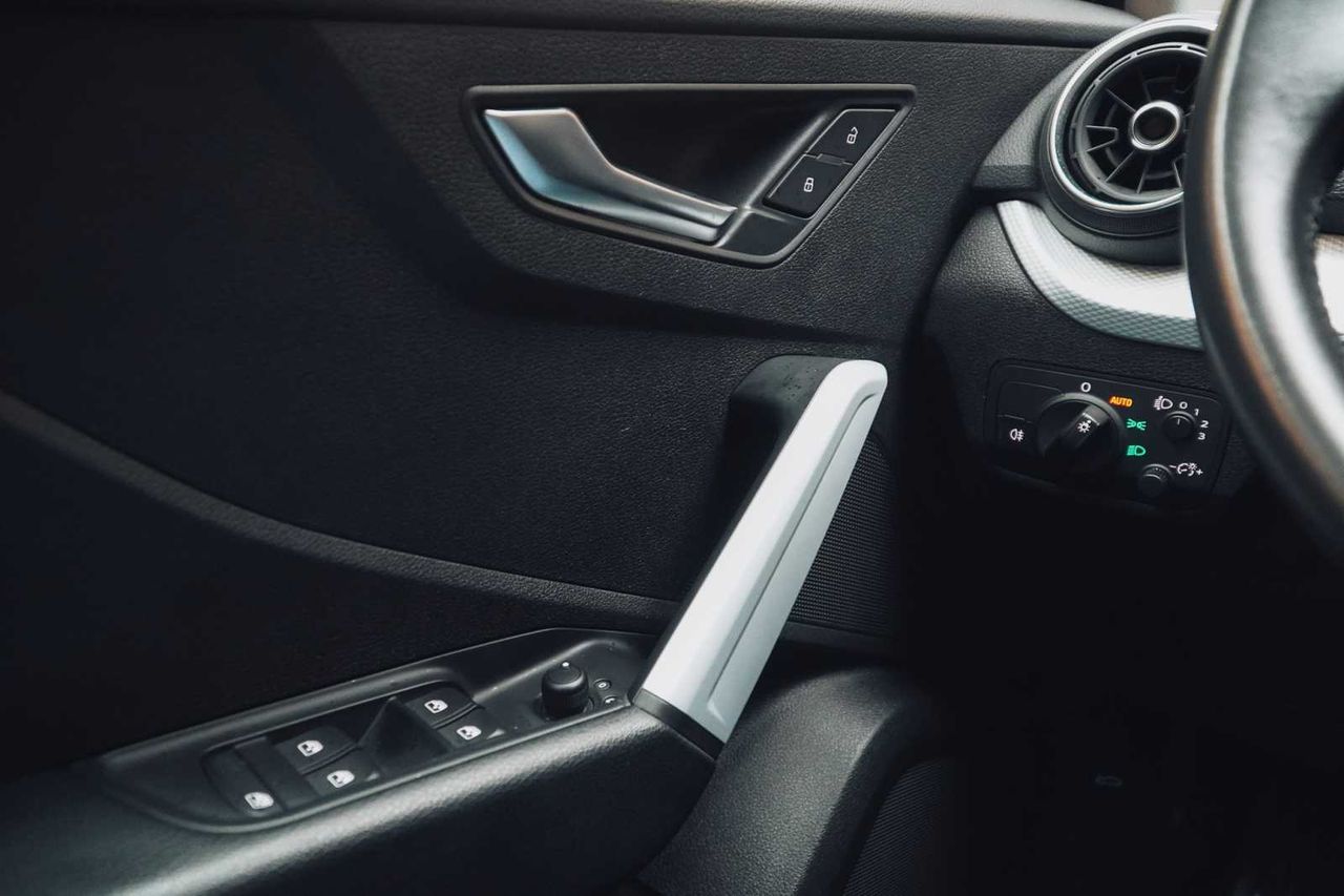 Audi Q2 1.5 tfsi 35 tfsi design  - Foto 22