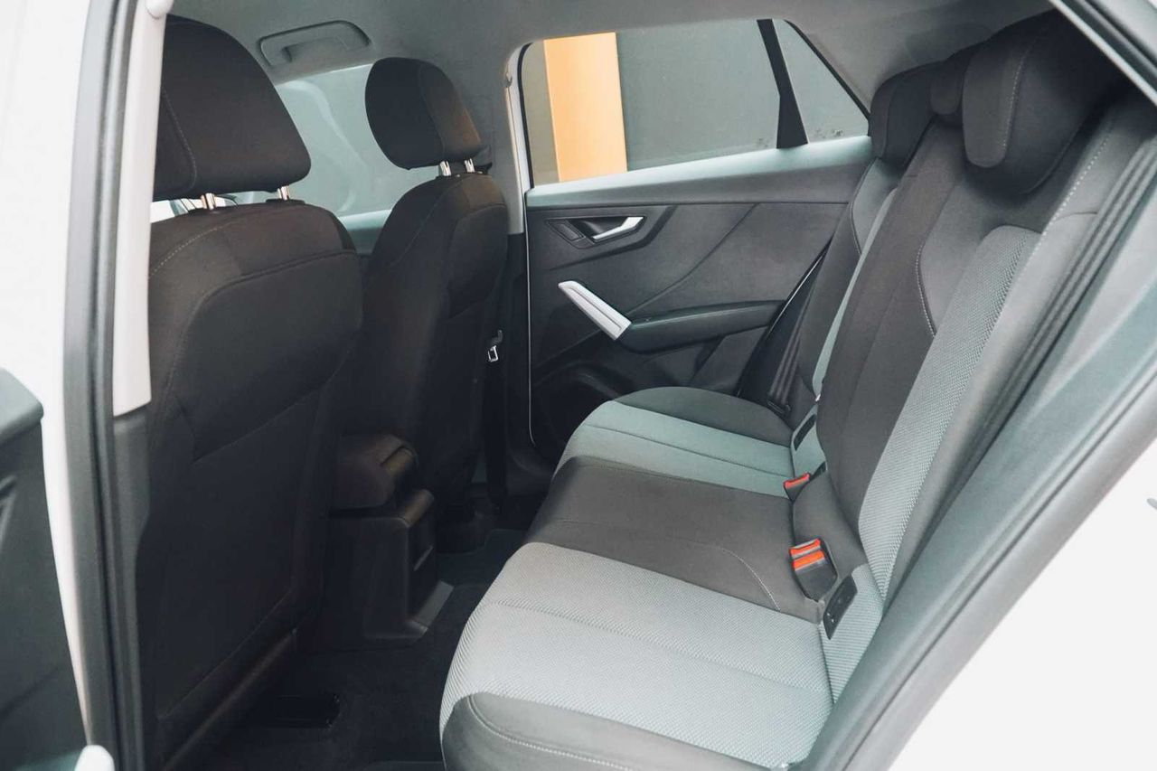 Audi Q2 1.5 tfsi 35 tfsi design  - Foto 17