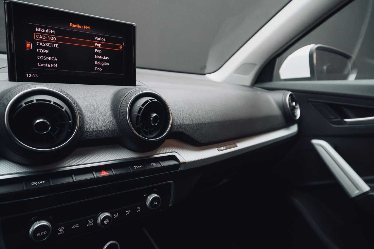 Audi Q2 1.5 tfsi 35 tfsi design  - Foto 19