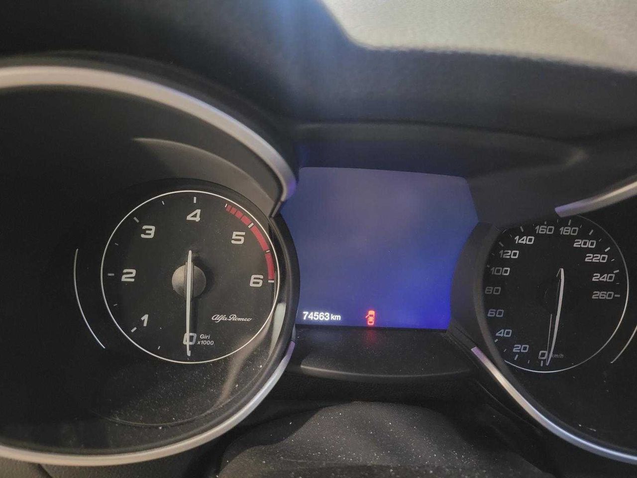 alfa romeo stelvio 2019 / foto grande (3)