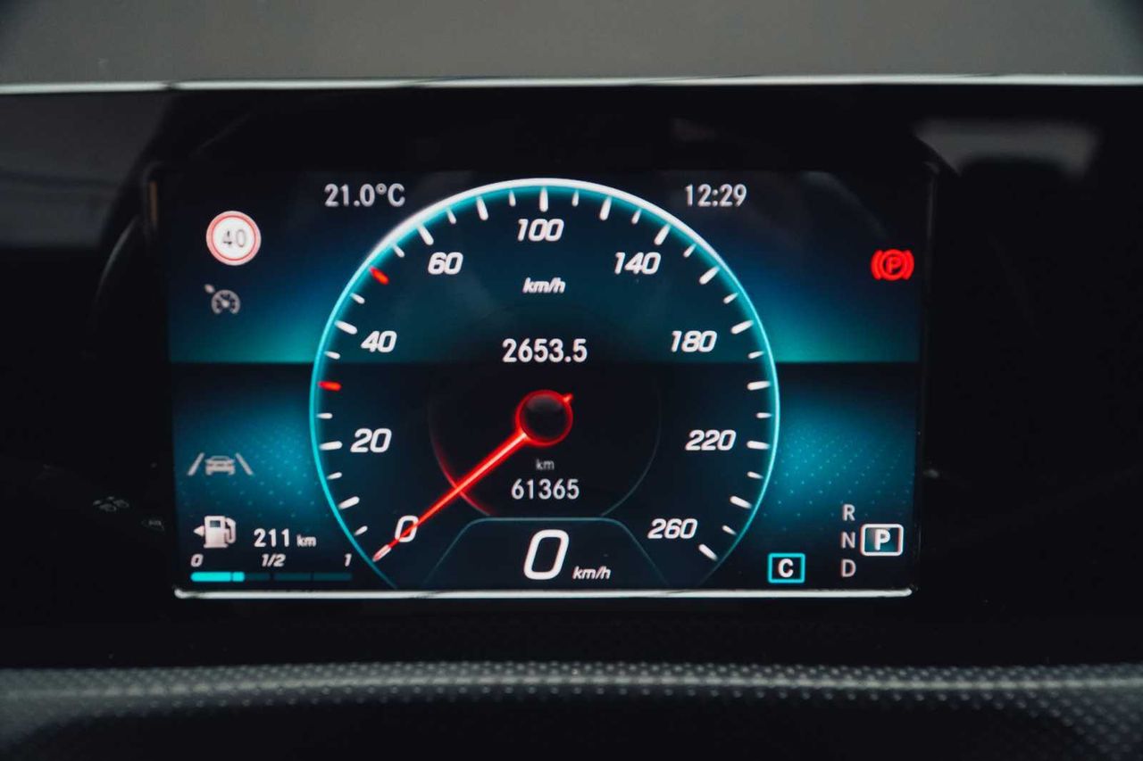 Mercedes CLA 200 d amg line 150cv at8 e6d  - Foto 15