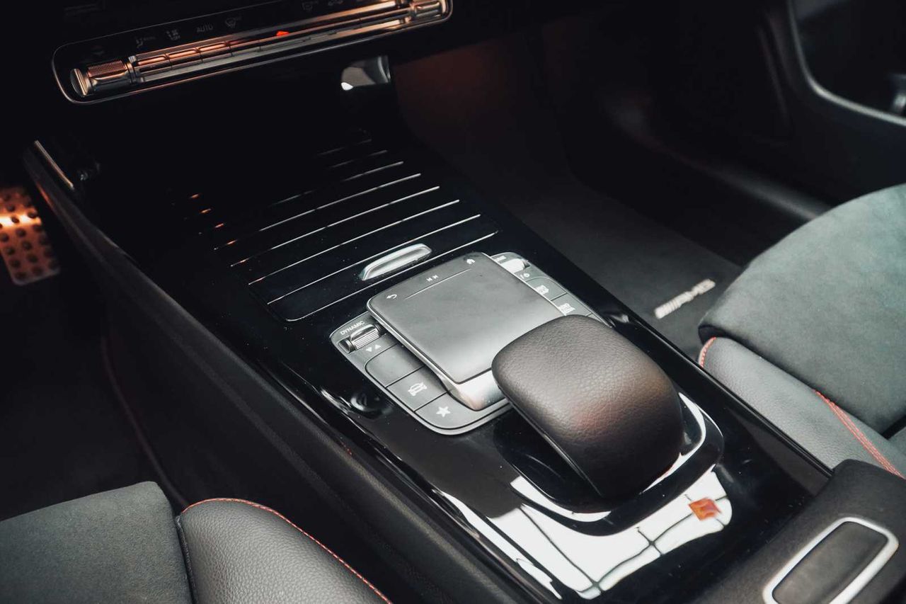 Mercedes CLA 200 d amg line 150cv at8 e6d  - Foto 16