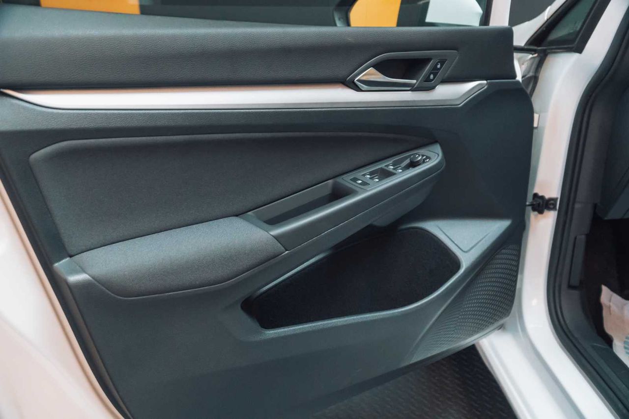 Volkswagen Golf 1.0 TSI 81kW (110CV) - Foto 17