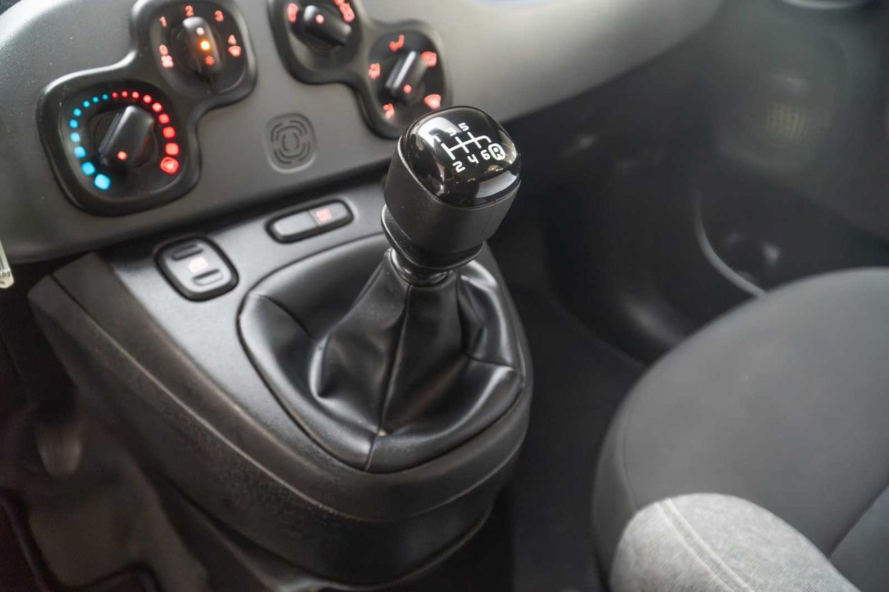 Fiat Panda City Life Hybrid 1.0 Gse 51kw (70CV) - Foto 18