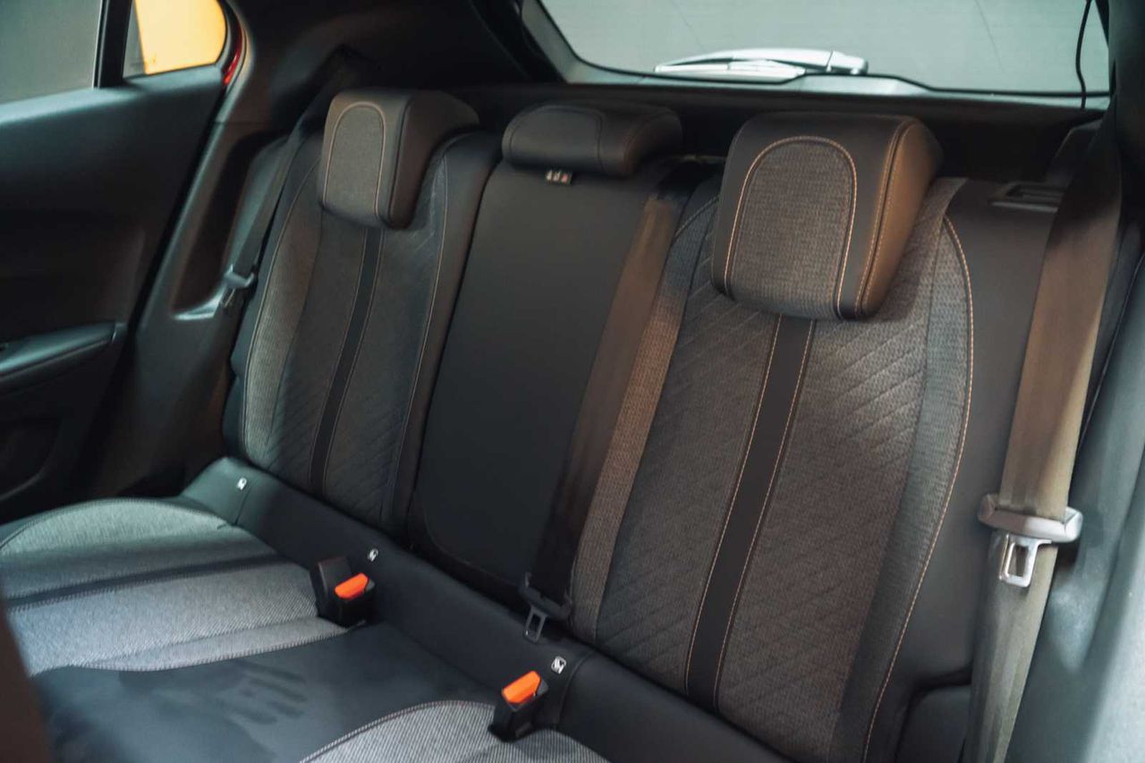 Peugeot 2008 Allure Puretech 100 S&S 6 Vel. MAN - Foto 22