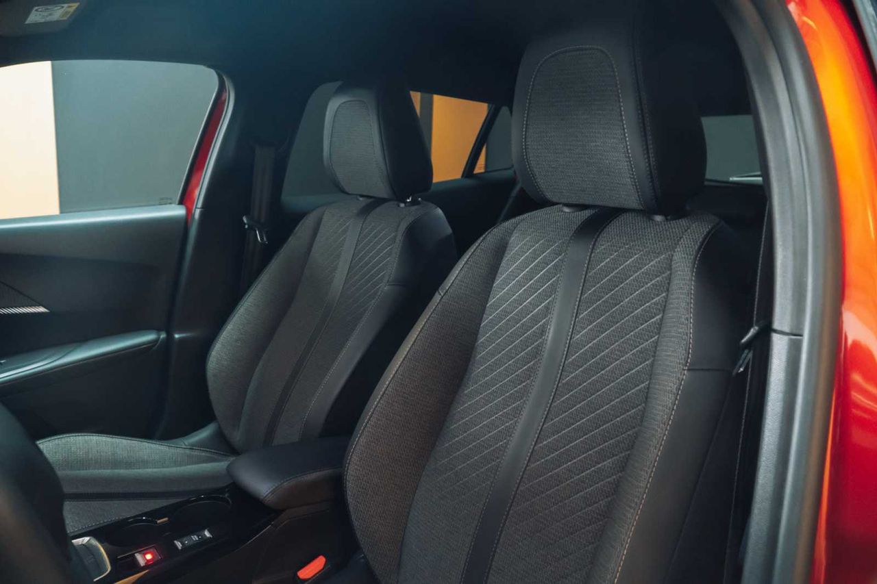 Peugeot 2008 Allure Puretech 100 S&S 6 Vel. MAN - Foto 22