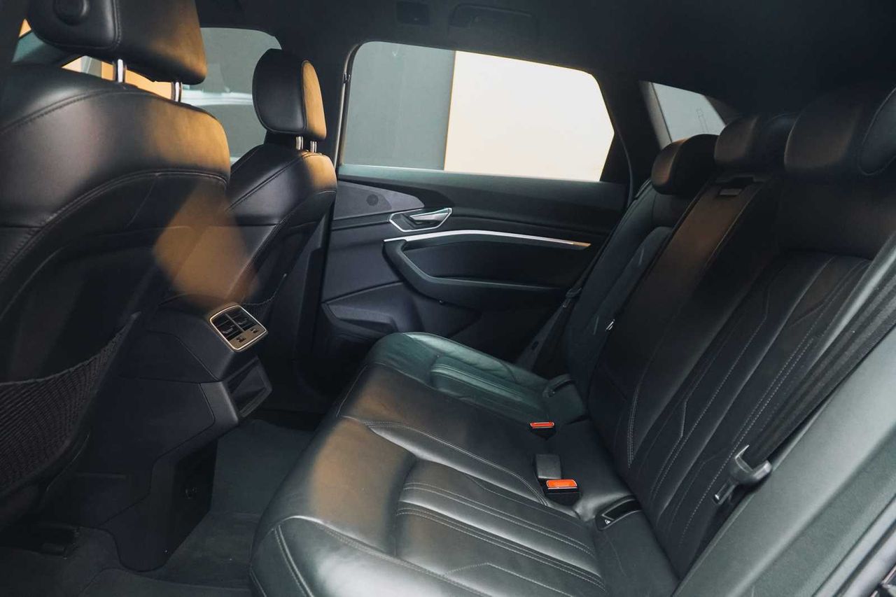 Audi e-tron 55 quattro  - Foto 17