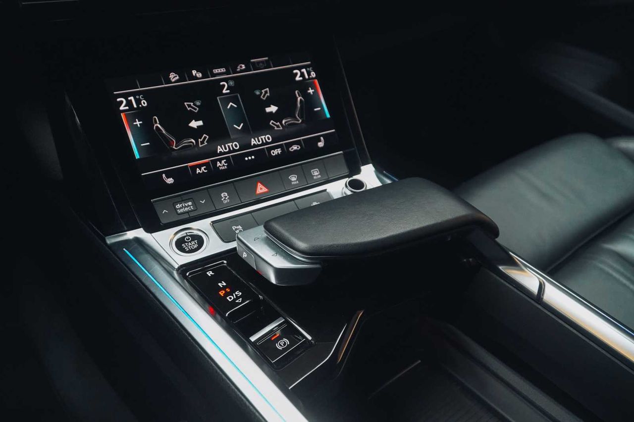 Audi e-tron 55 quattro  - Foto 12