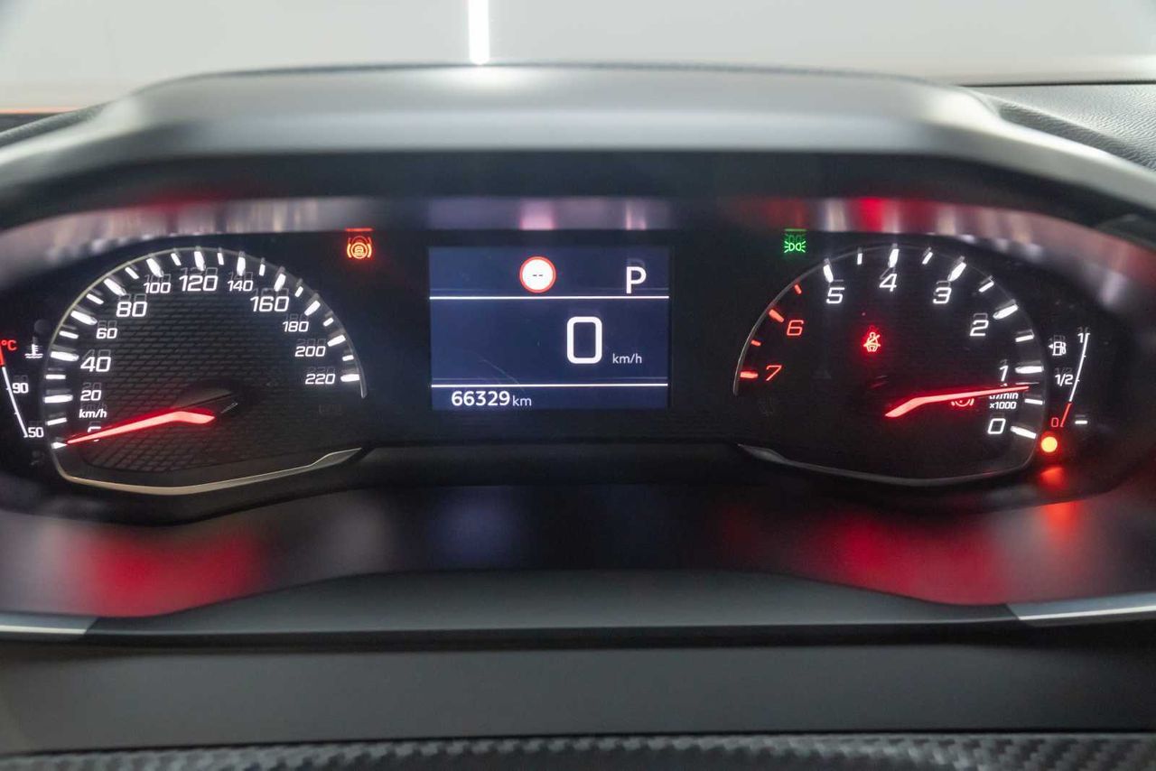 Peugeot 2008 Allure BlueHDI 130 S&S EAT8 - Foto 14