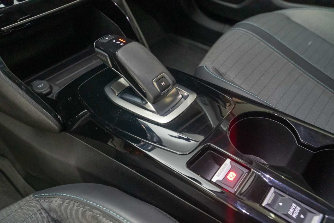 Peugeot 2008 Allure BlueHDI 130 S&S EAT8 - Foto 16