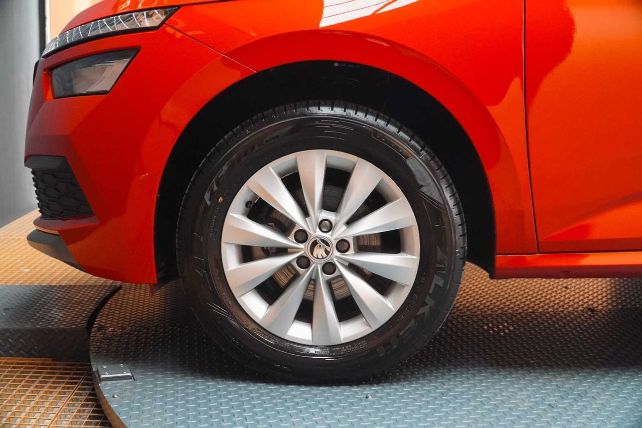 Skoda Kamiq 1.0 TSI 81kW (110CV) DSG Emotion - Foto 25