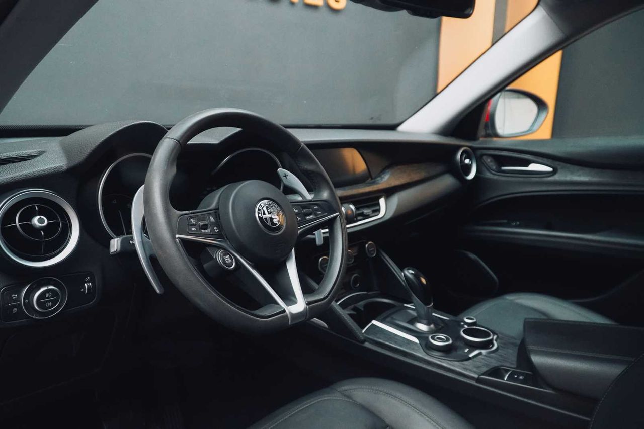 Alfa Romeo Stelvio 2.2 Diésel 154kW (210CV) Executive Q4  - Foto 18