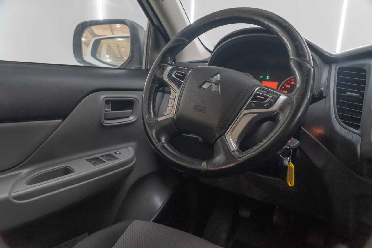 Mitsubishi L200  d/c 250 di-d m-pr  - Foto 19