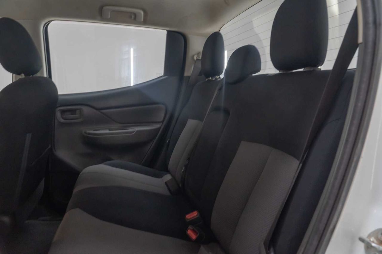 Mitsubishi L200  d/c 250 di-d m-pr  - Foto 16