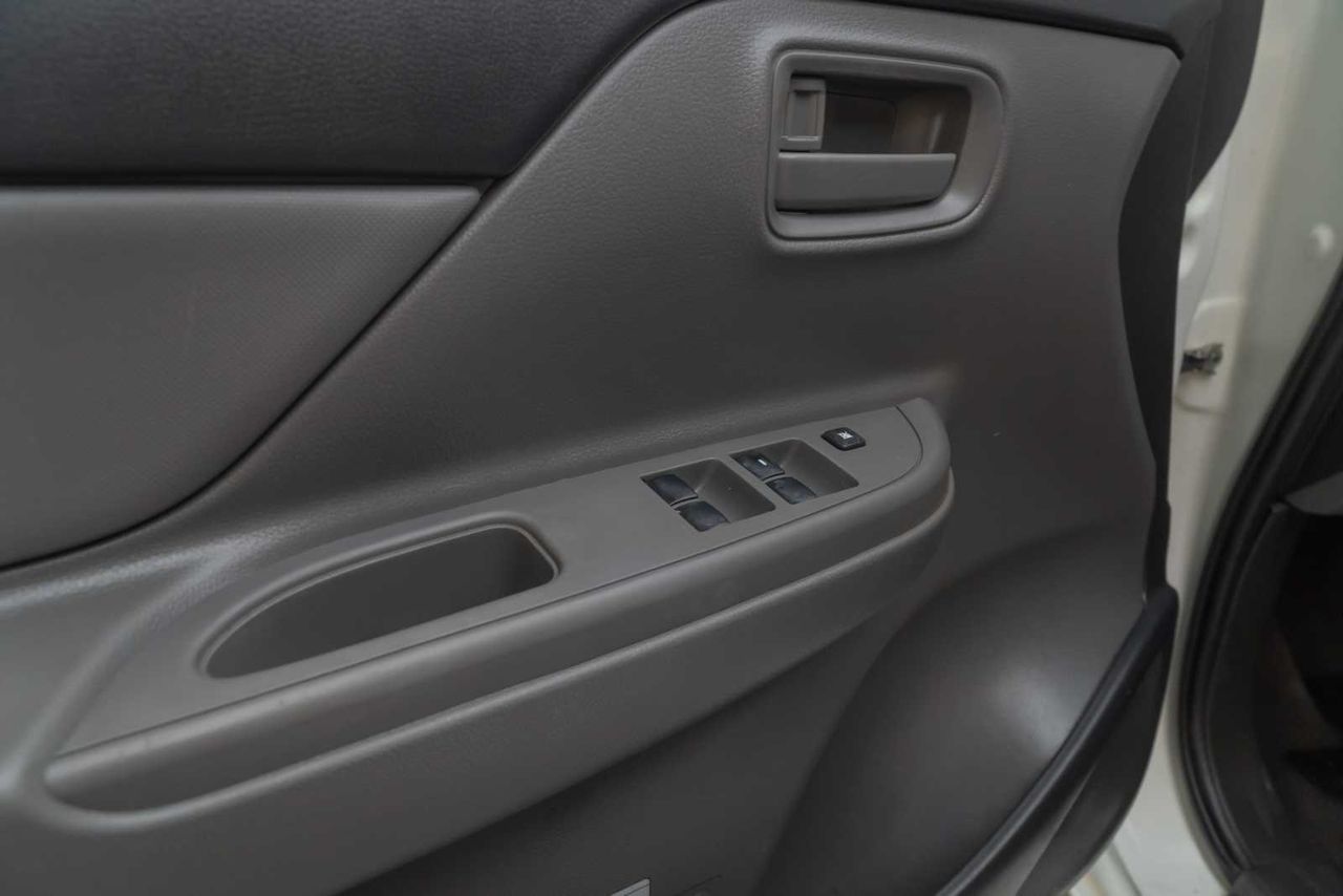 Mitsubishi L200  d/c 250 di-d m-pr  - Foto 14