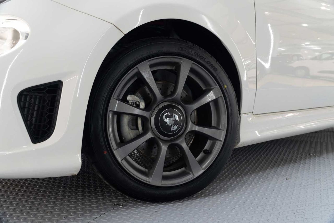 Abarth 500 595 1.4 16v T-Jet 121kW (165 CV) - Foto 24