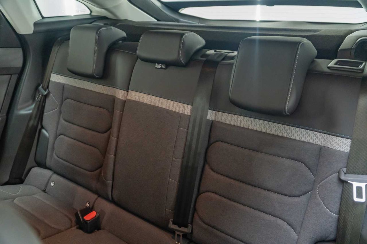 Citroën C4 PureTech 130 S&S 6v Plus  - Foto 22