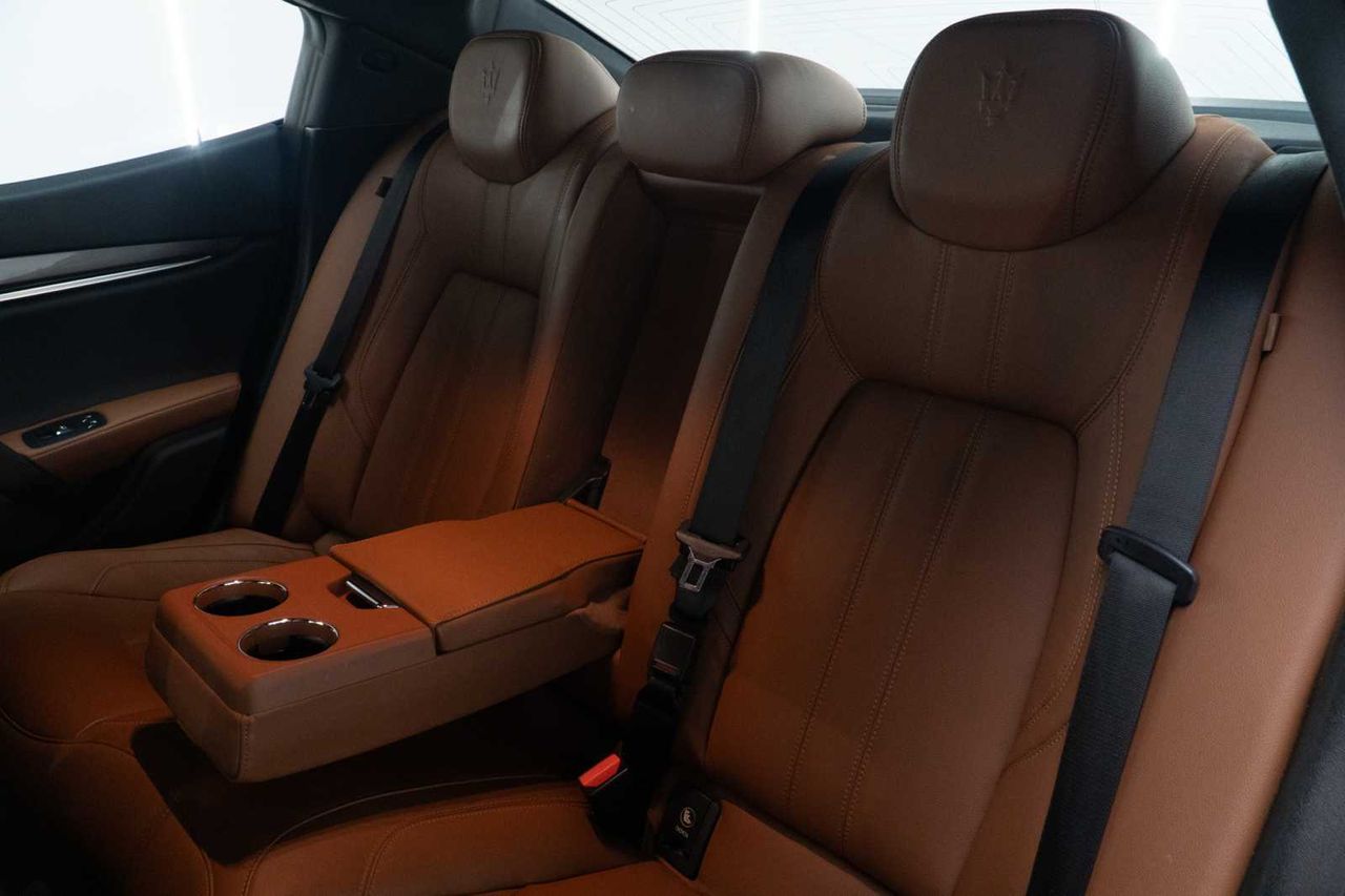 Maserati Ghibli Gransport V6 350 HP RWD  - Foto 23