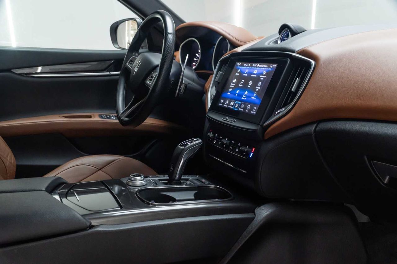 Maserati Ghibli Gransport V6 350 HP RWD  - Foto 25