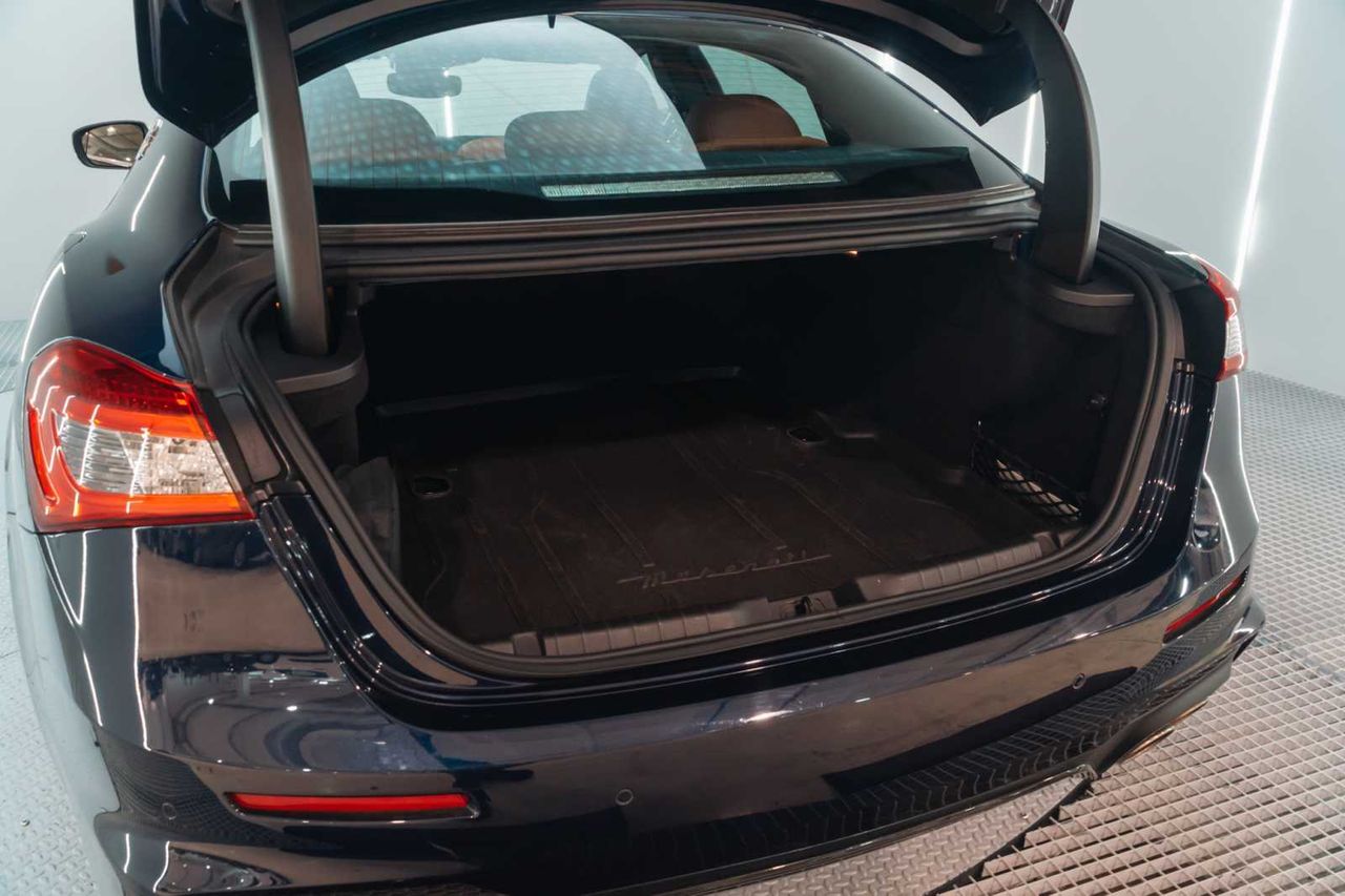 Maserati Ghibli Gransport V6 350 HP RWD  - Foto 13