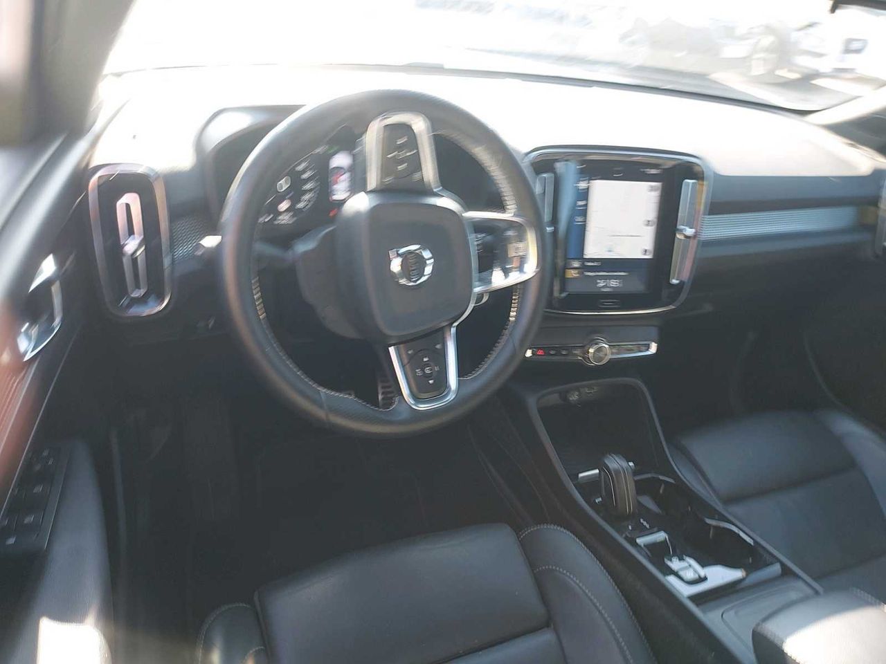 Volvo XC40 2.0 D4 AWD R-Design Auto  - Foto 9