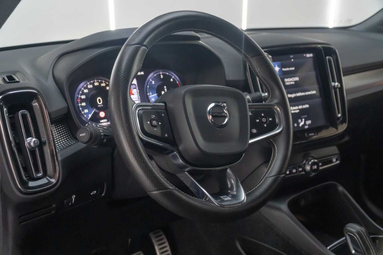 Volvo XC40 2.0 D4 AWD R-Design Auto  - Foto 22