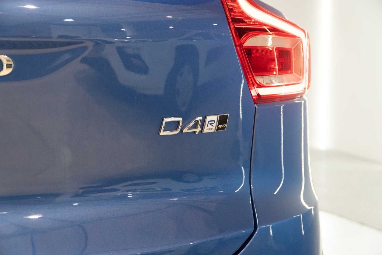 Volvo XC40 2.0 D4 AWD R-Design Auto  - Foto 25