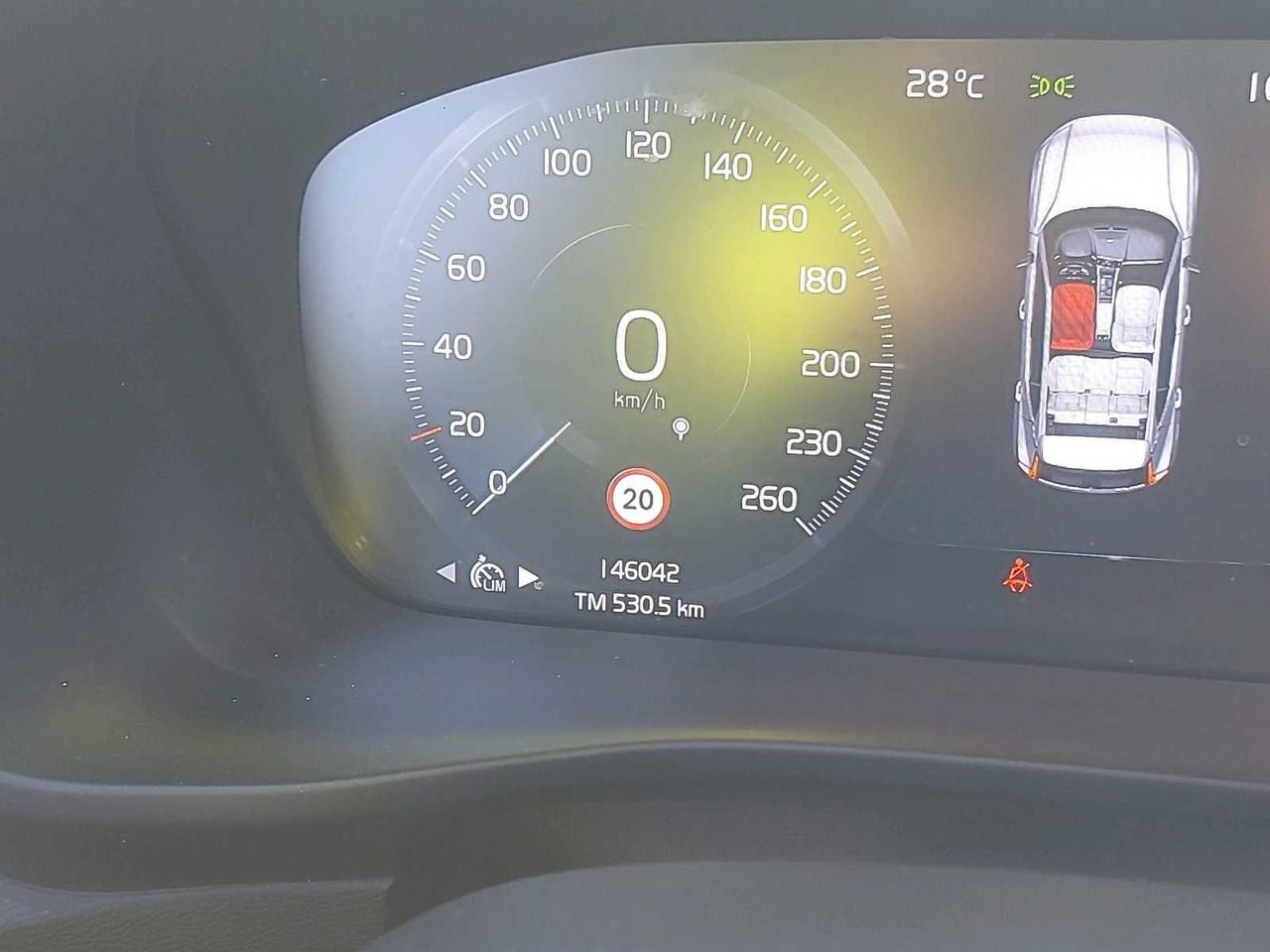 Volvo XC40 2.0 D4 AWD R-Design Auto  - Foto 4