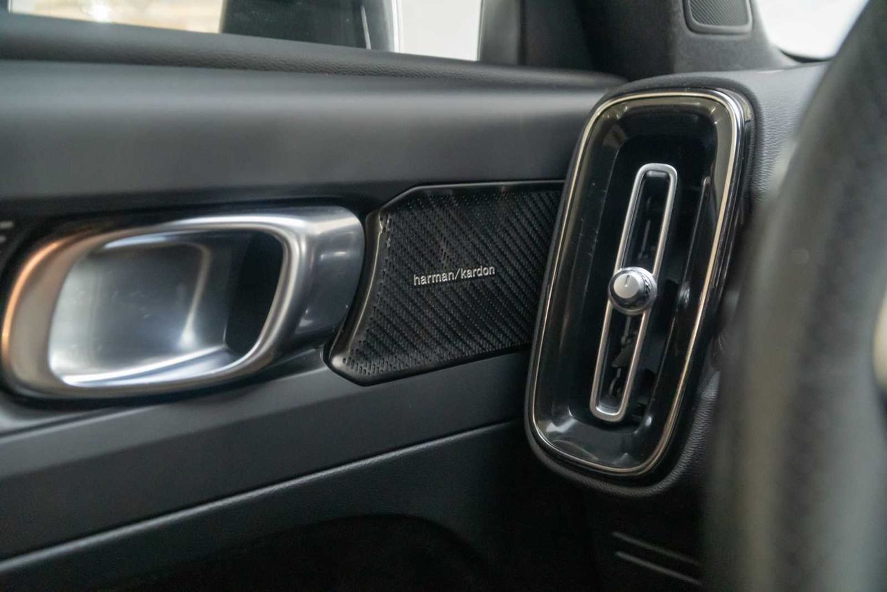 Volvo XC40 2.0 D4 AWD R-Design Auto  - Foto 21