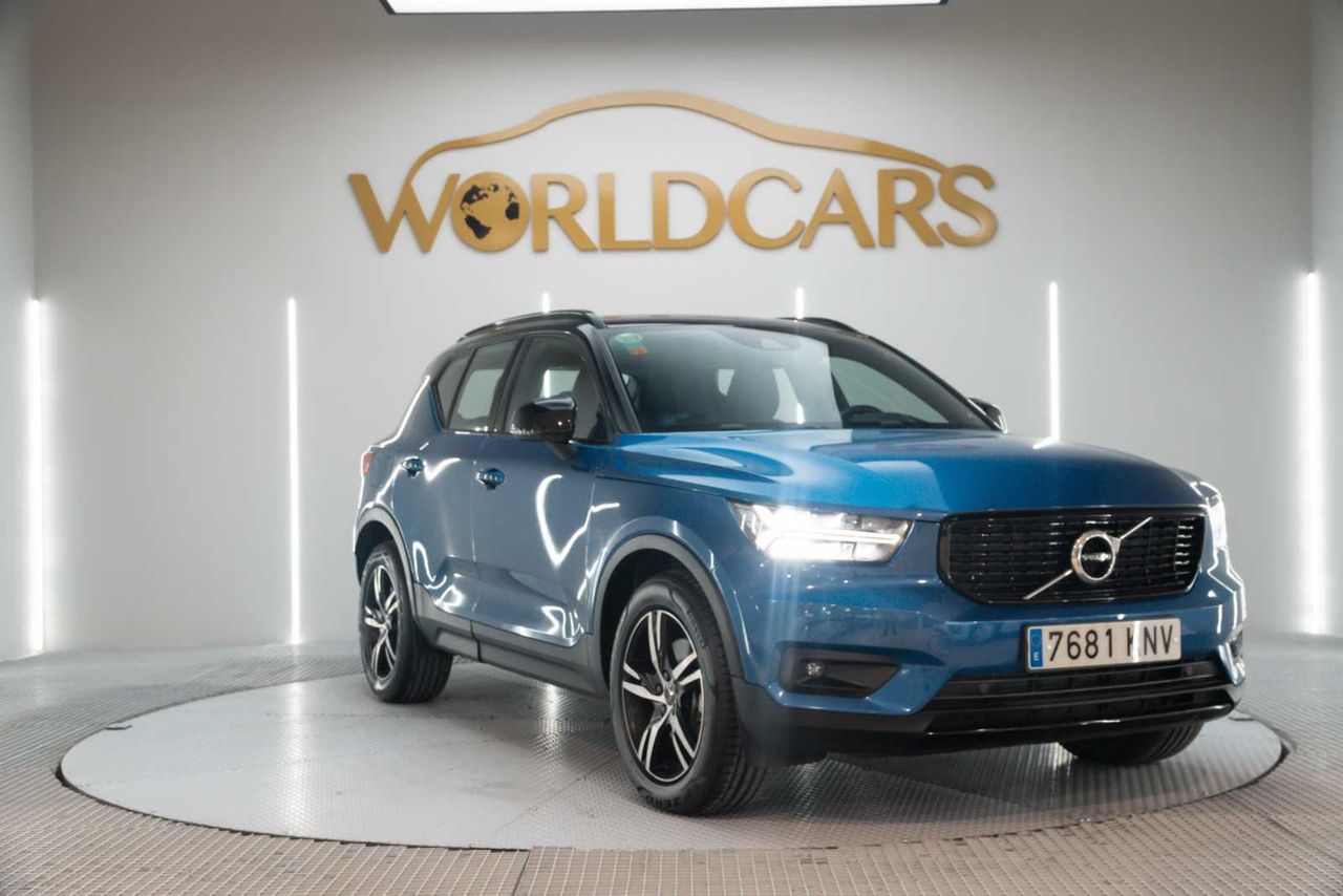 Volvo XC40 2.0 D4 AWD R-Design Auto  - Foto 4