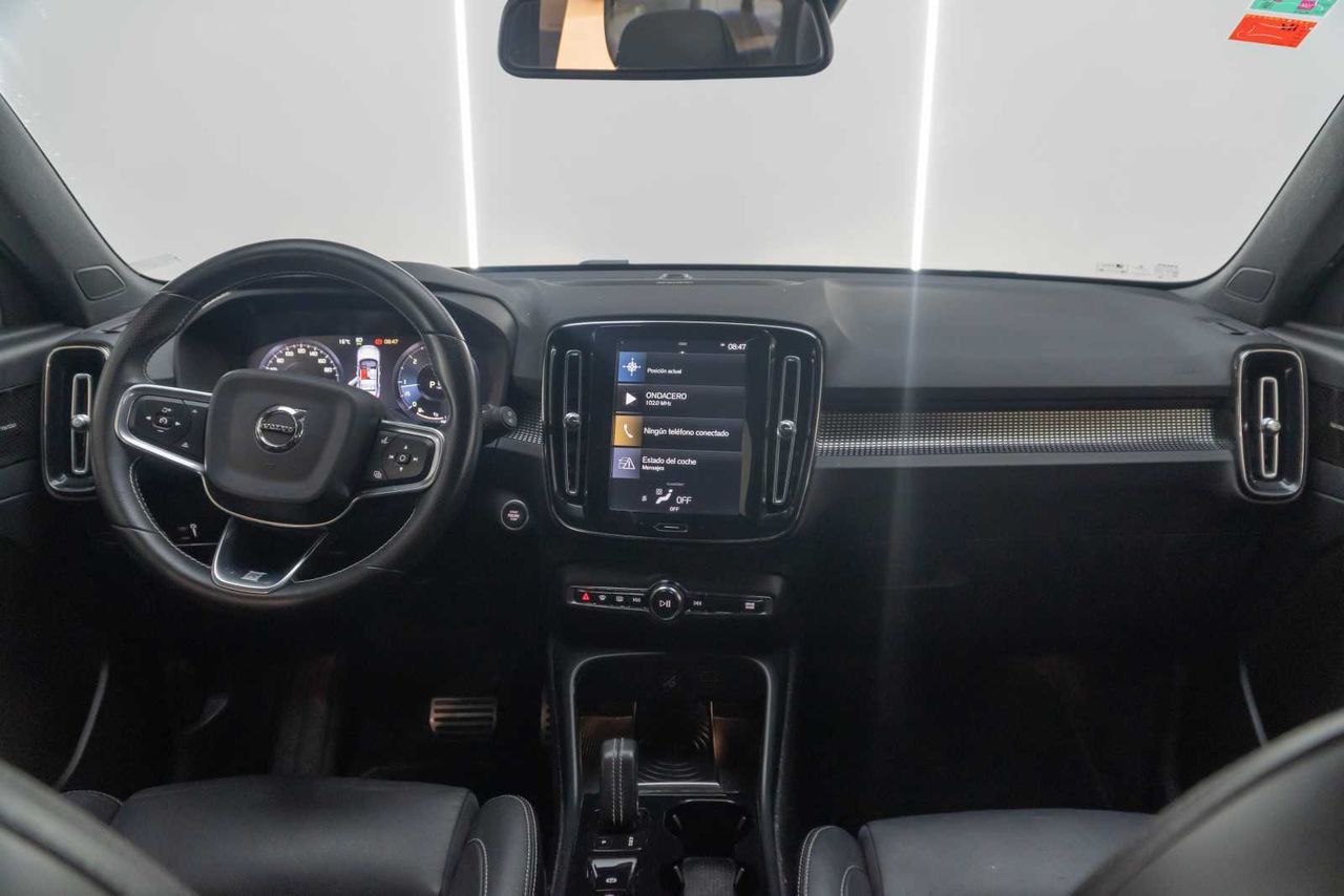 Volvo XC40 2.0 D4 AWD R-Design Auto  - Foto 18