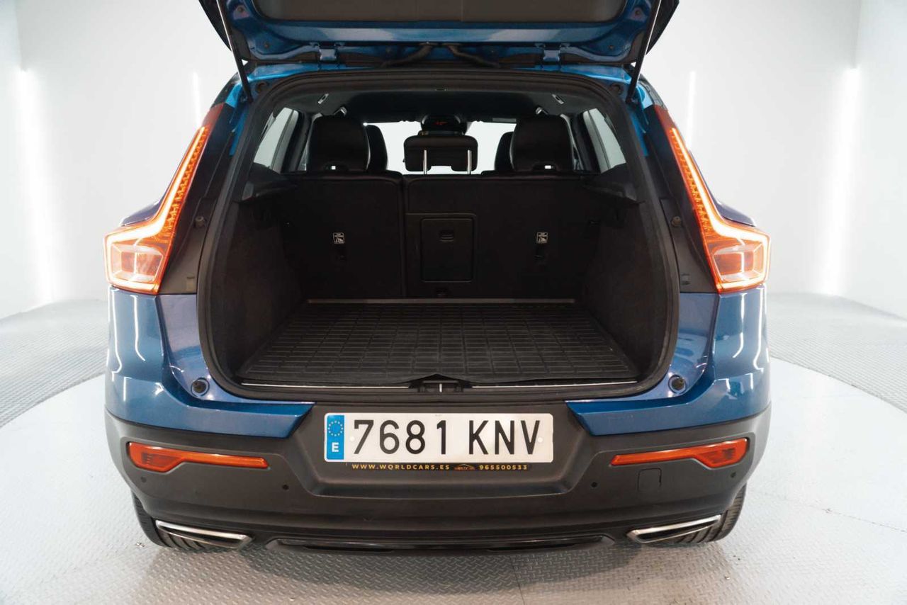 Volvo XC40 2.0 D4 AWD R-Design Auto  - Foto 12