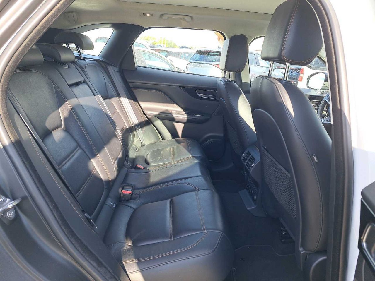 Jaguar F-Pace 2.0L i4D 132kW Portfolio Auto - Foto 8