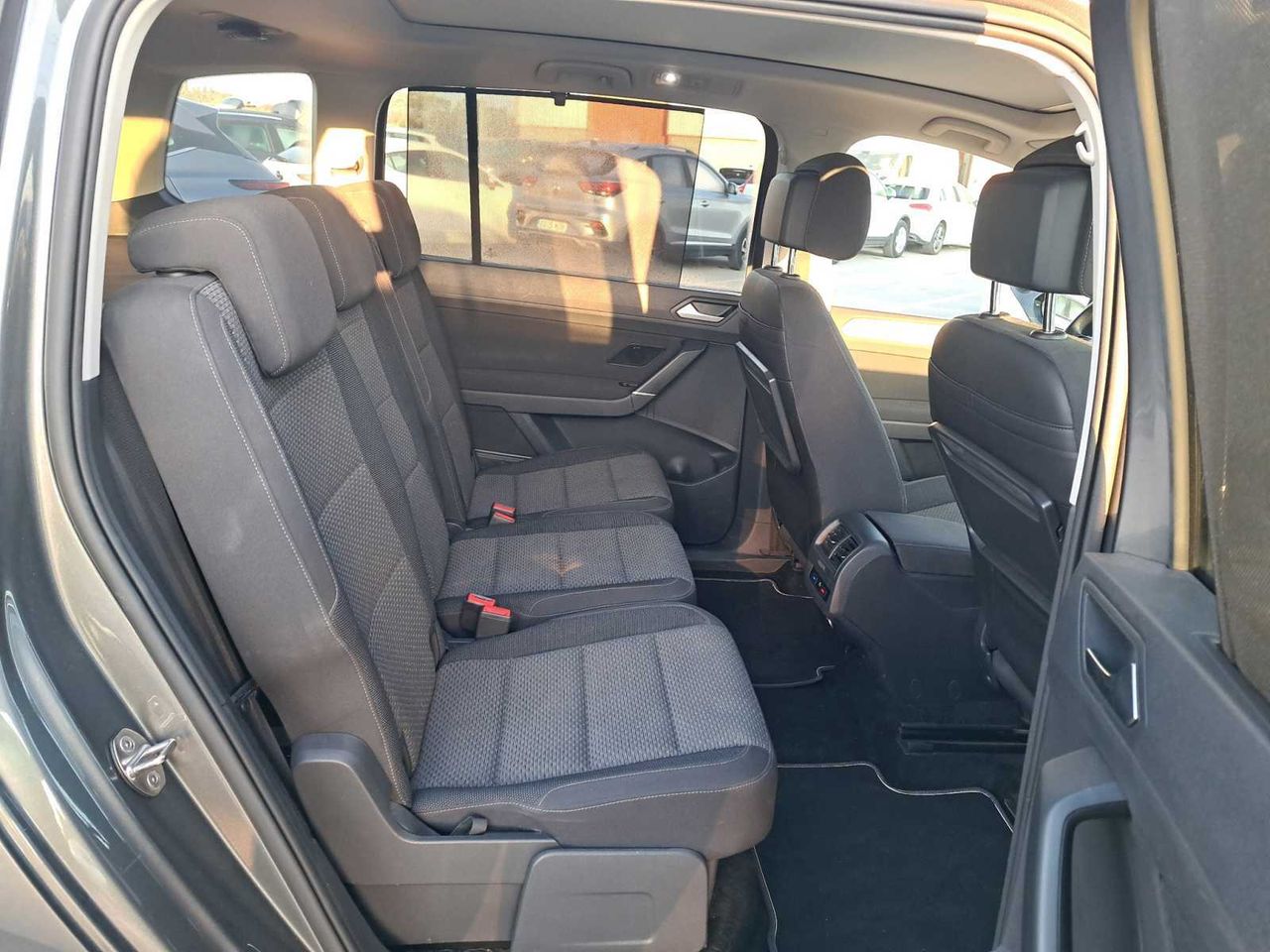 Volkswagen Touran Advance 2.0 TDI 85kW (115CV)  - Foto 8