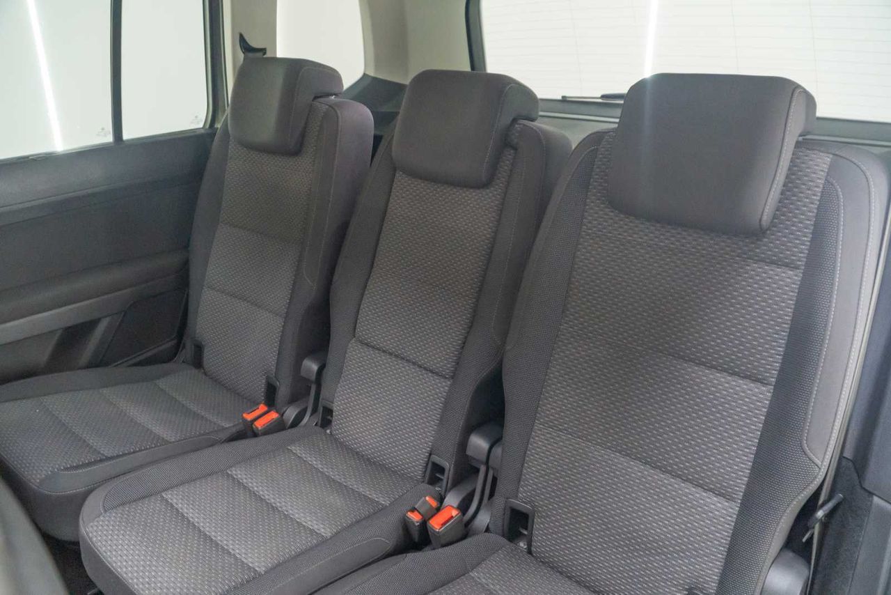 Volkswagen Touran Advance 2.0 TDI 85kW (115CV)  - Foto 24