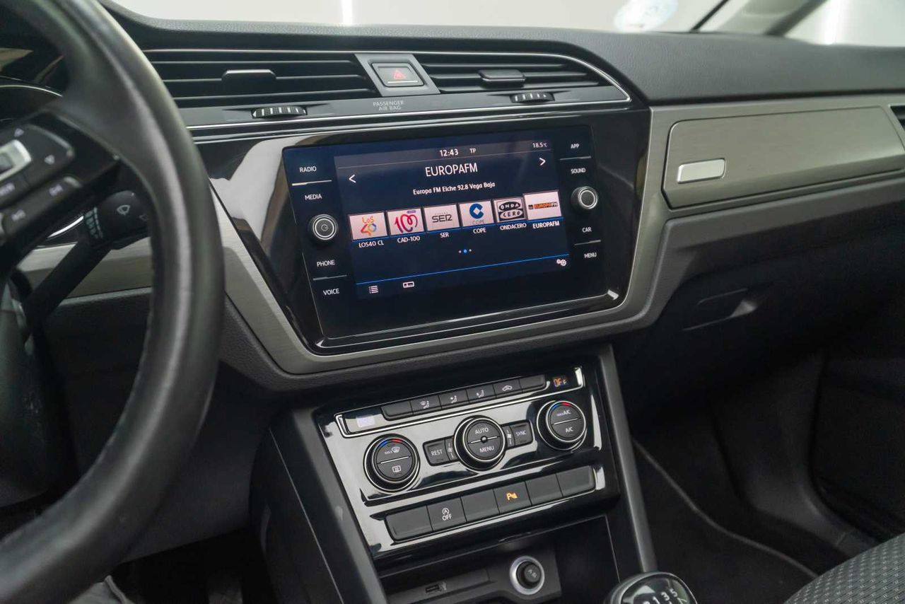 Volkswagen Touran Advance 2.0 TDI 85kW (115CV)  - Foto 18